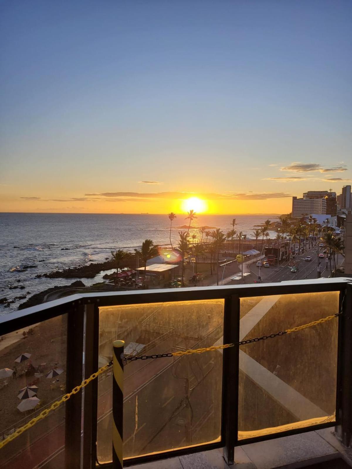 Pequeno E Completo Na Orla Apartment Salvador Ngoại thất bức ảnh